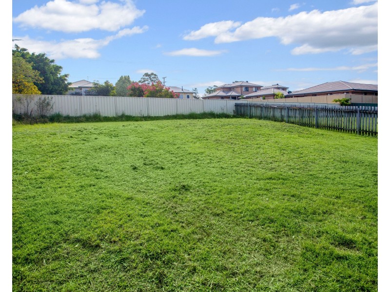 19 Robertson Street, Taree NSW 2430