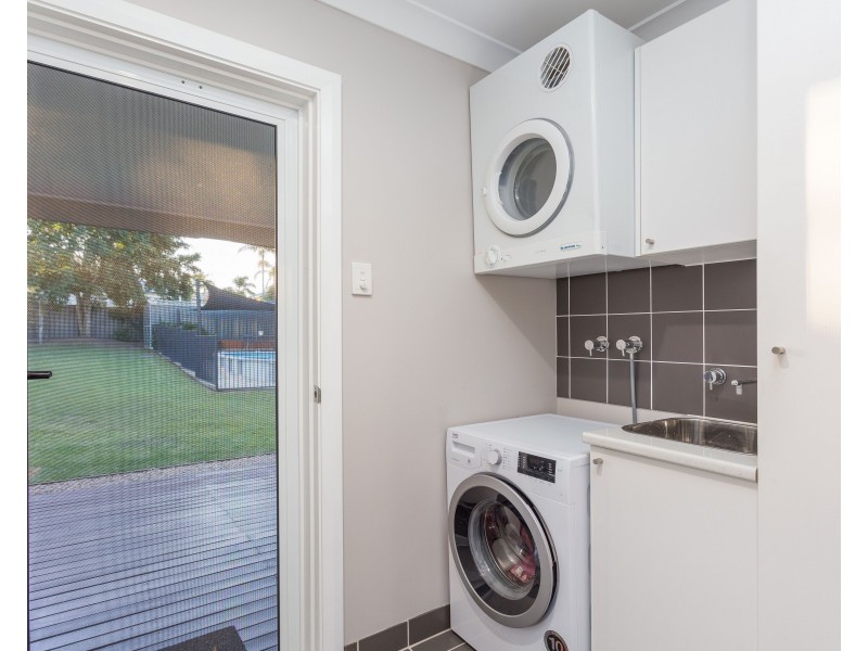 27 Robertson Street, Taree NSW 2430