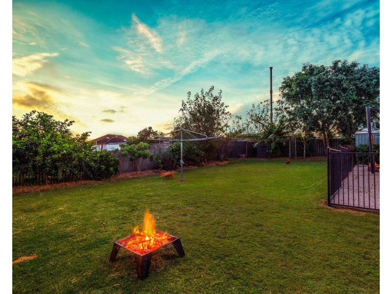 27 Robertson Street, Taree NSW 2430