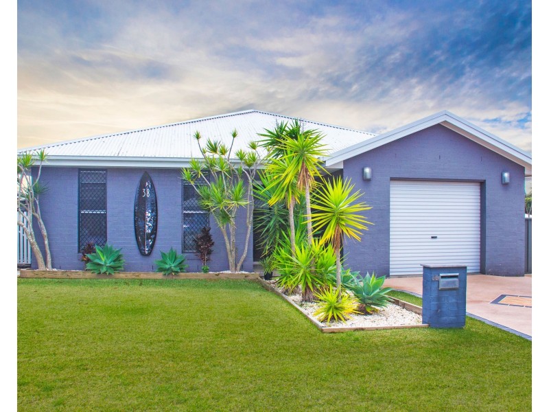 38 Ivy Crescent, Old Bar NSW 2430