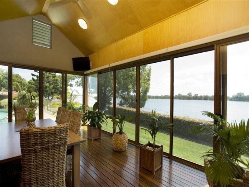 Oxley Island NSW 2430