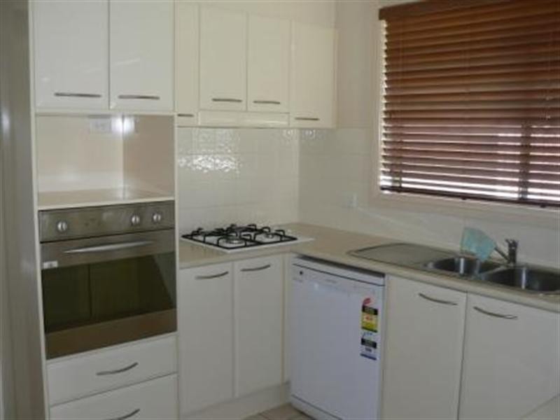 4 Flagtail Avenue, Old Bar NSW 2430