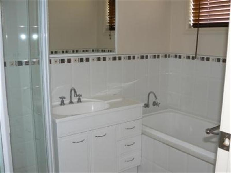 4 Flagtail Avenue, Old Bar NSW 2430