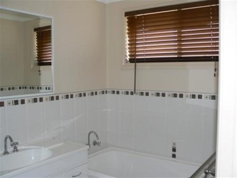 4 Flagtail Avenue, Old Bar NSW 2430