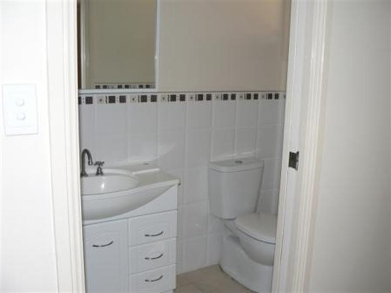 4 Flagtail Avenue, Old Bar NSW 2430