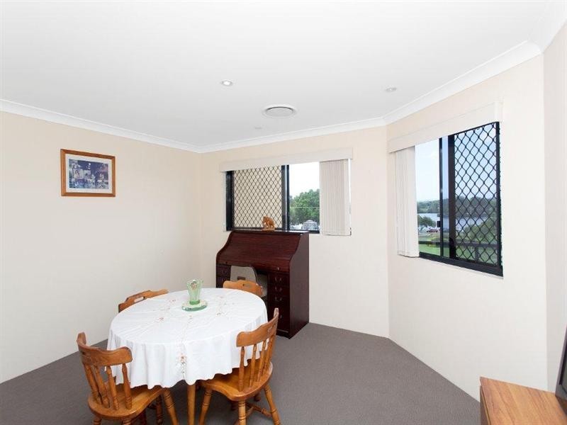 1/225-227 Victoria Street, Taree NSW 2430