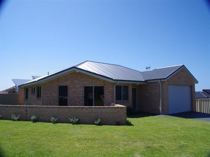 12 Mistral Place, Old Bar NSW 2430