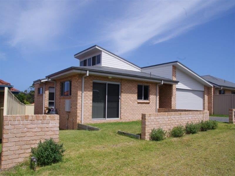 12A Mistral Place, Old Bar NSW 2430