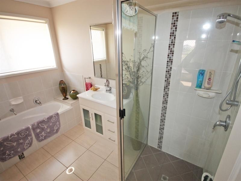 40 Paroz Crescent, Biloela QLD 4715