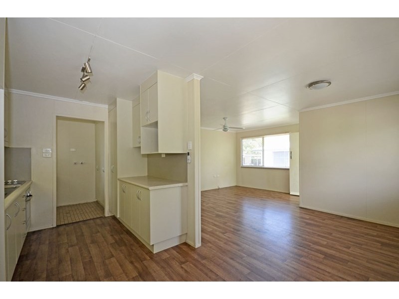 10 Dee Street, Biloela QLD 4715