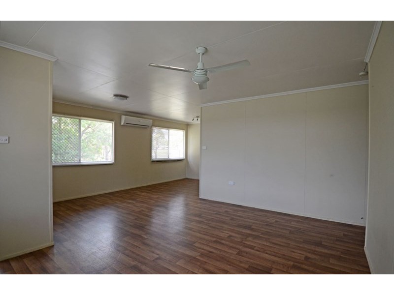 10 Dee Street, Biloela QLD 4715