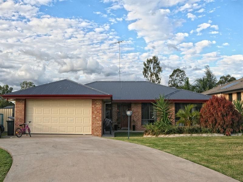 33 Paroz Crescent, Biloela QLD 4715