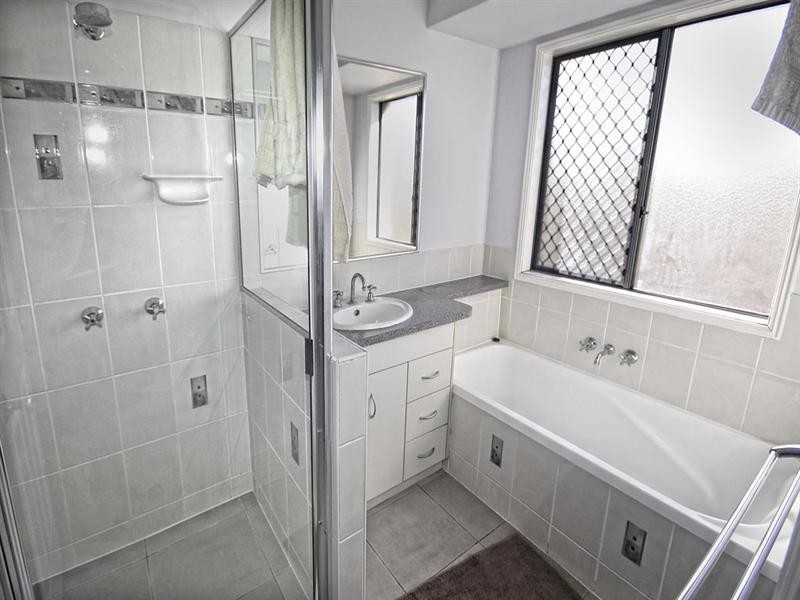 33 Paroz Crescent, Biloela QLD 4715