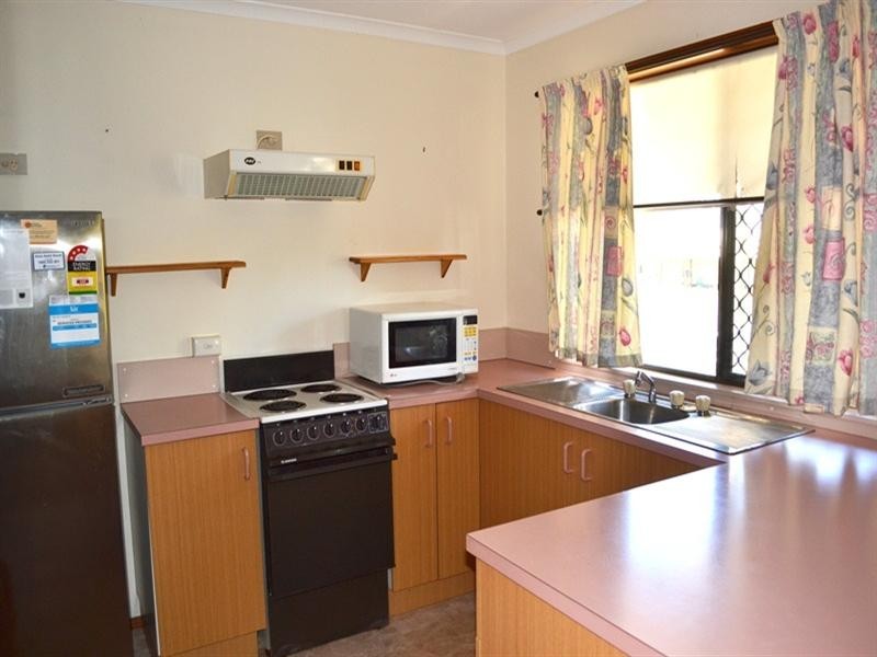 3 Stanley Street, Goovigen QLD 4702