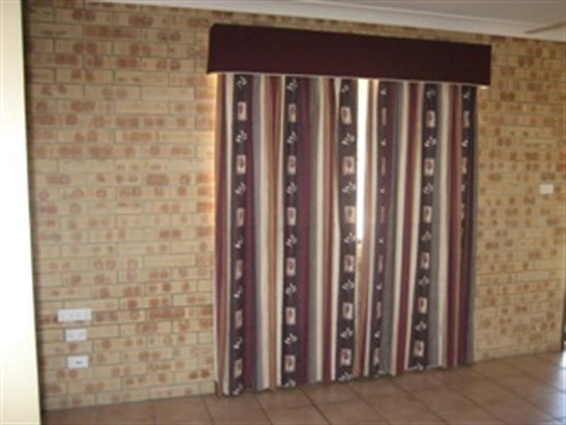 2/3 Gallagher Court, Biloela QLD 4715