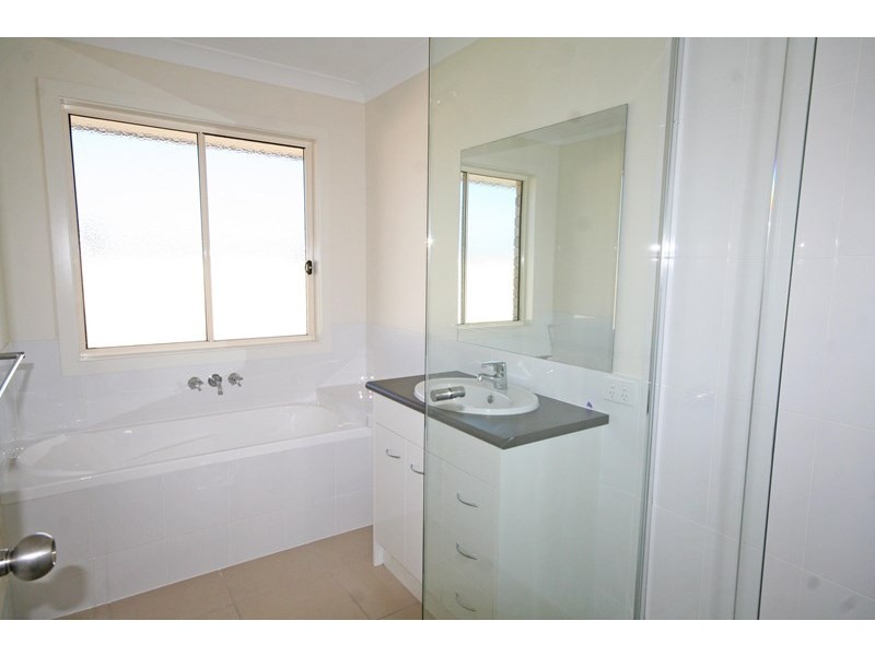 6 Halberstater Close, Biloela QLD 4715