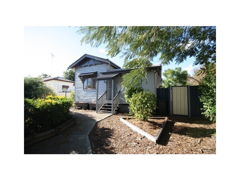 90 Kariboe Street, Biloela QLD 4715