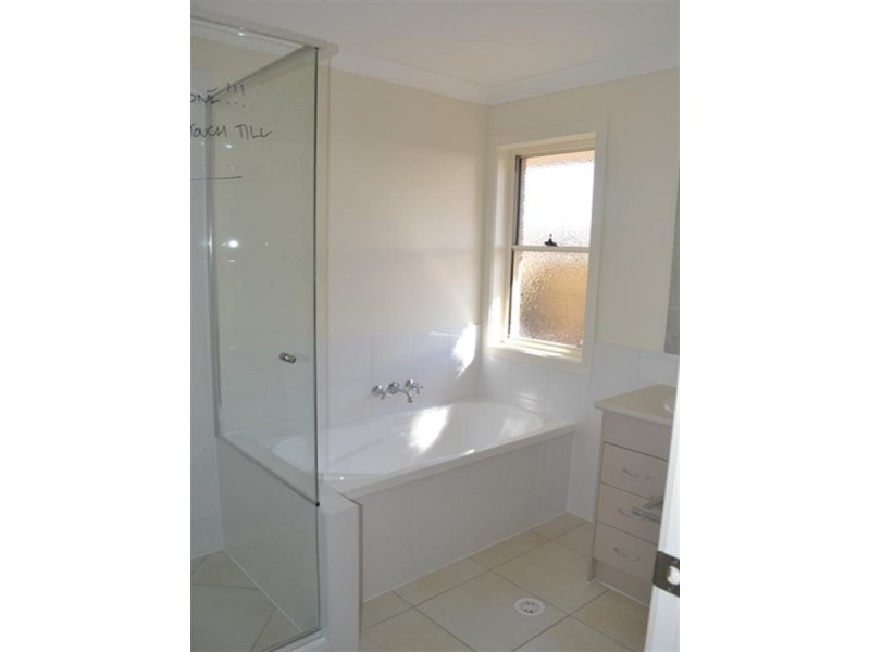 18 Earlsfield Street, Biloela QLD 4715