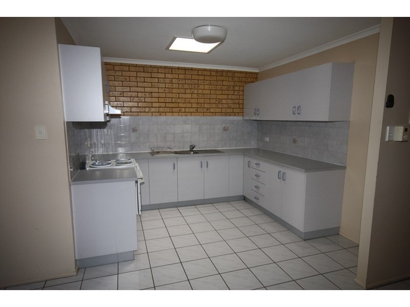 2/16 Woolein Crescent, Biloela QLD 4715