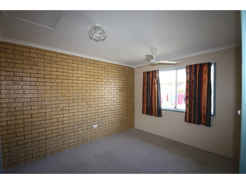 2/16 Woolein Crescent, Biloela QLD 4715