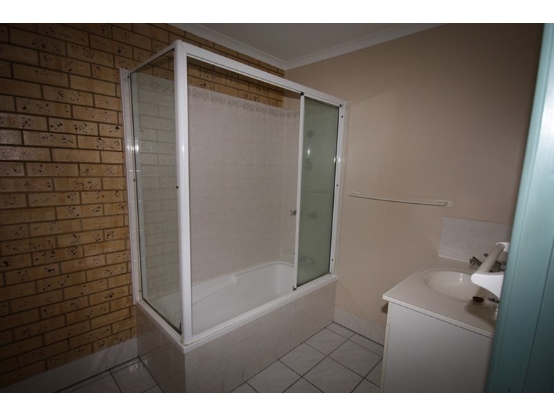 2/16 Woolein Crescent, Biloela QLD 4715