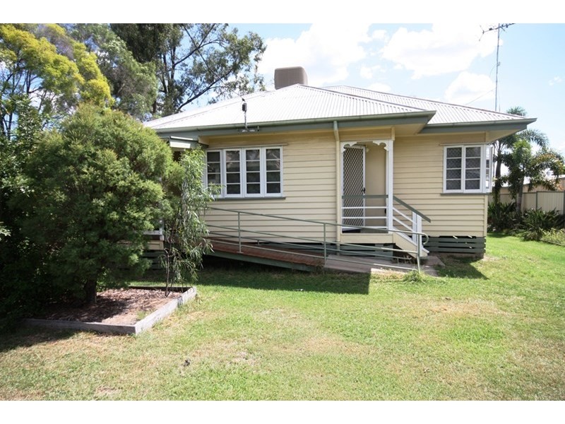 93 Kroombit Street, Biloela QLD 4715