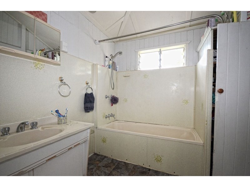 77 Grevillea Street, Biloela QLD 4715