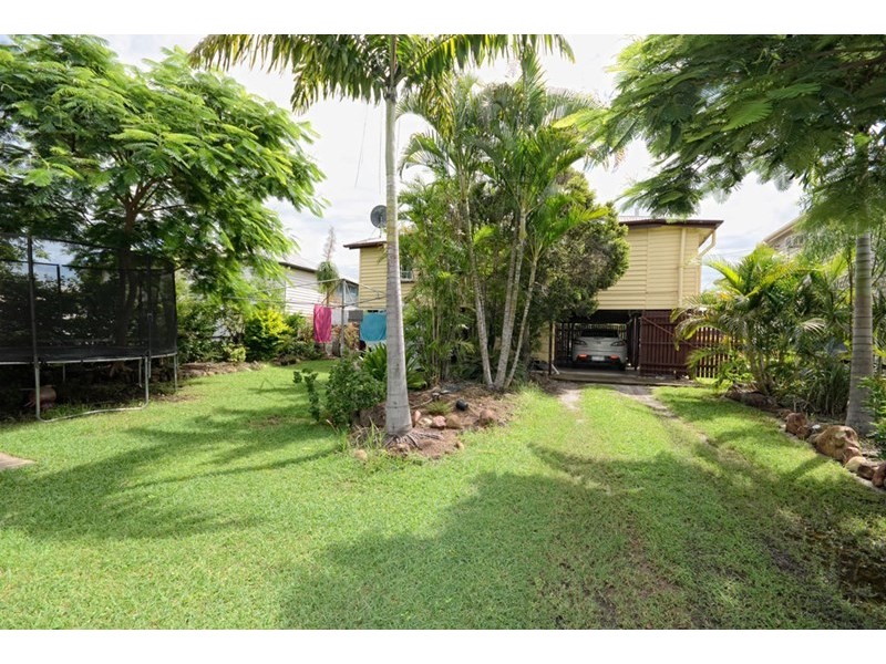 77 Grevillea Street, Biloela QLD 4715