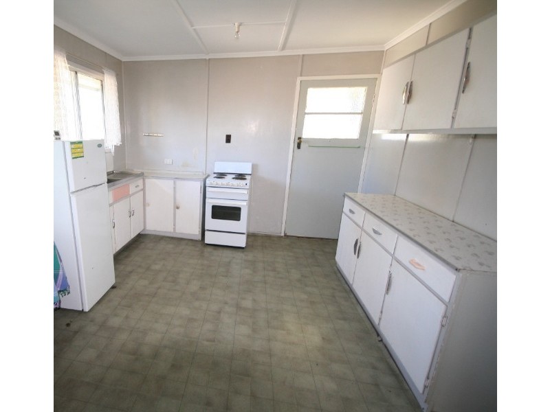 131 Kroombit Street, Biloela QLD 4715