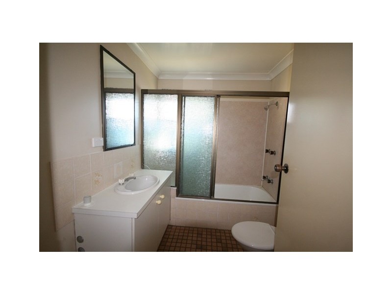 1/12 Lookerbie Street, Biloela QLD 4715