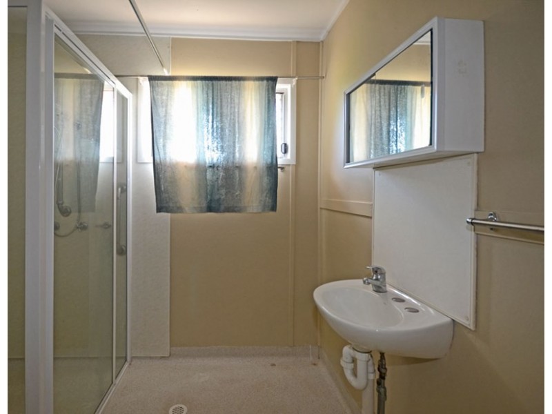 8 Collins Street, Biloela QLD 4715