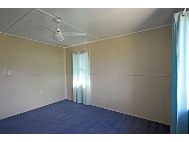 8 Collins Street, Biloela QLD 4715