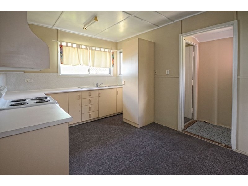 8 Collins Street, Biloela QLD 4715