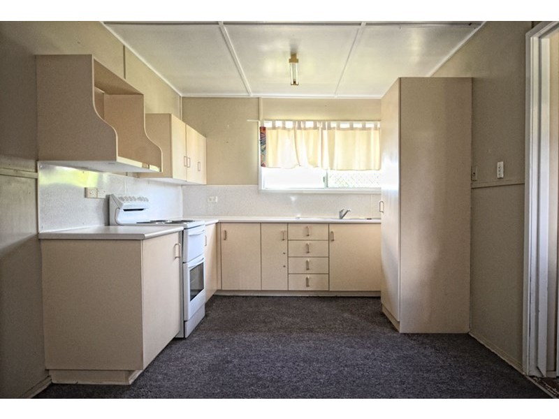 8 Collins Street, Biloela QLD 4715