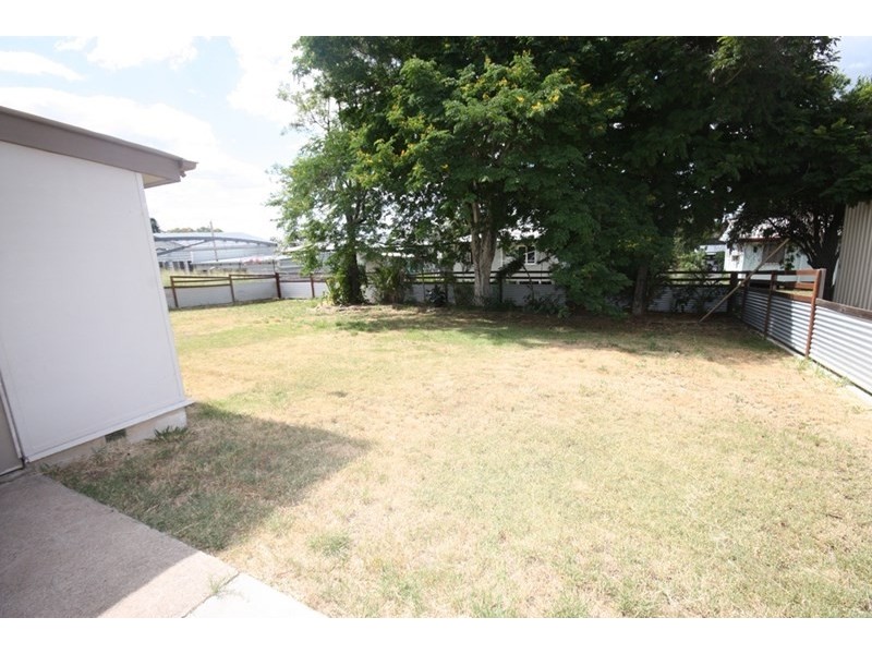 29 Collins Street, Biloela QLD 4715