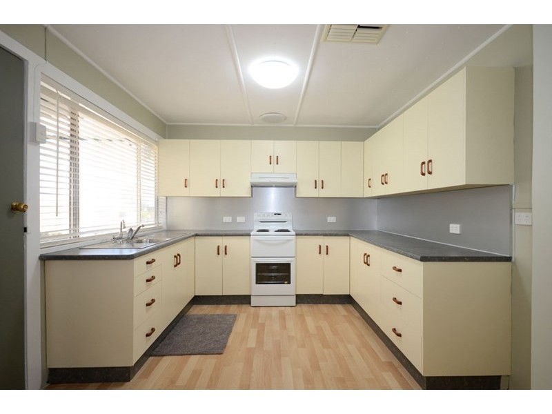 50 Bowen Street, Banana QLD 4702
