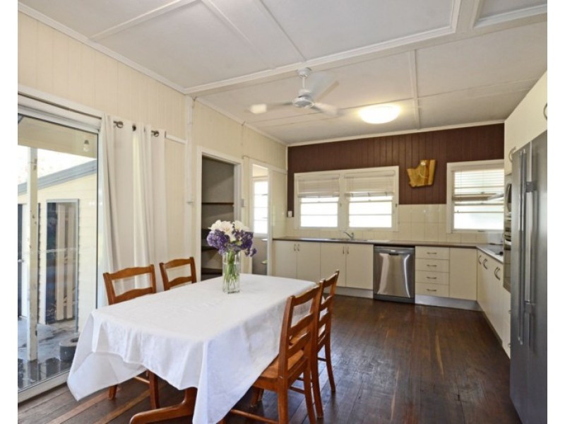 98 Bell Street, Biloela QLD 4715