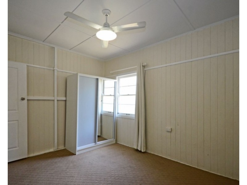 98 Bell Street, Biloela QLD 4715