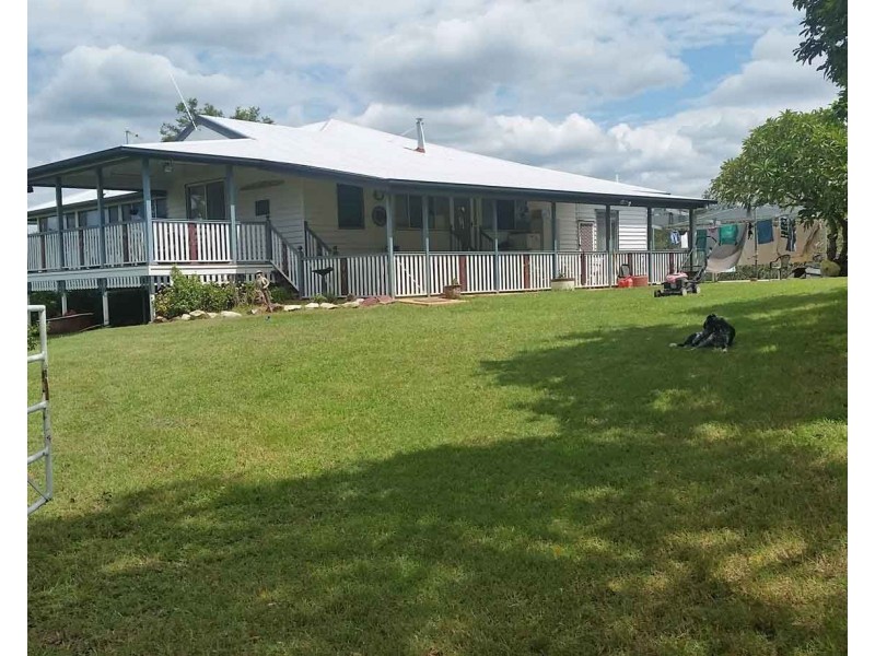 1494 East End Road, Mount Larcom QLD 4695