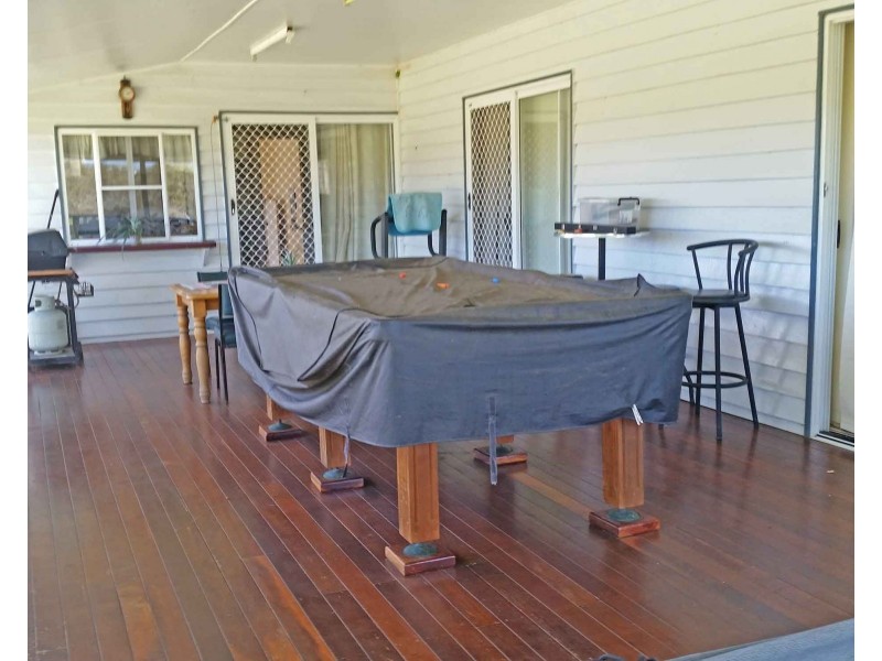 1494 East End Road, Mount Larcom QLD 4695