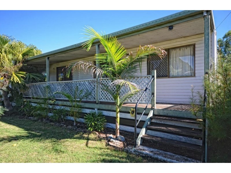 3 Stanley Street, Goovigen QLD 4702