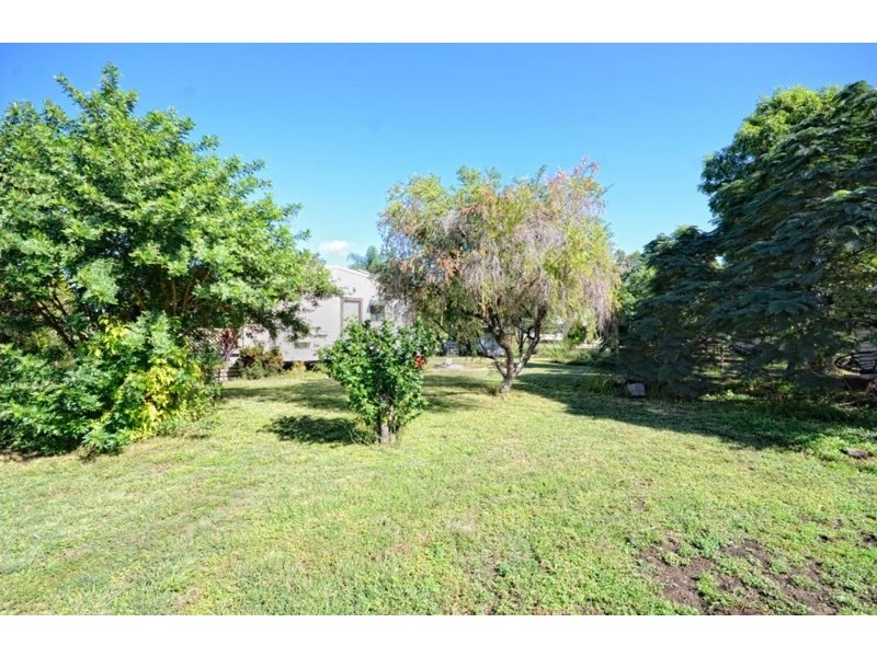 3 Stanley Street, Goovigen QLD 4702