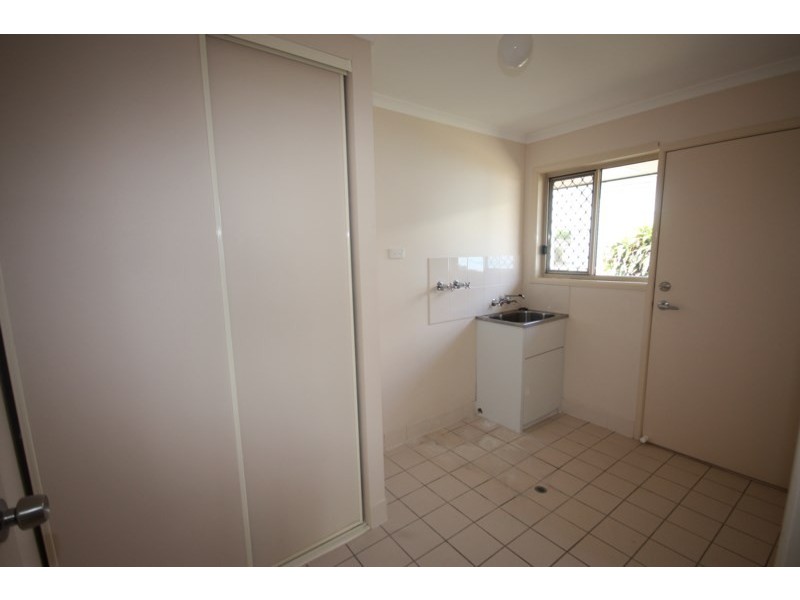 2/7 Prospect Street, Biloela QLD 4715