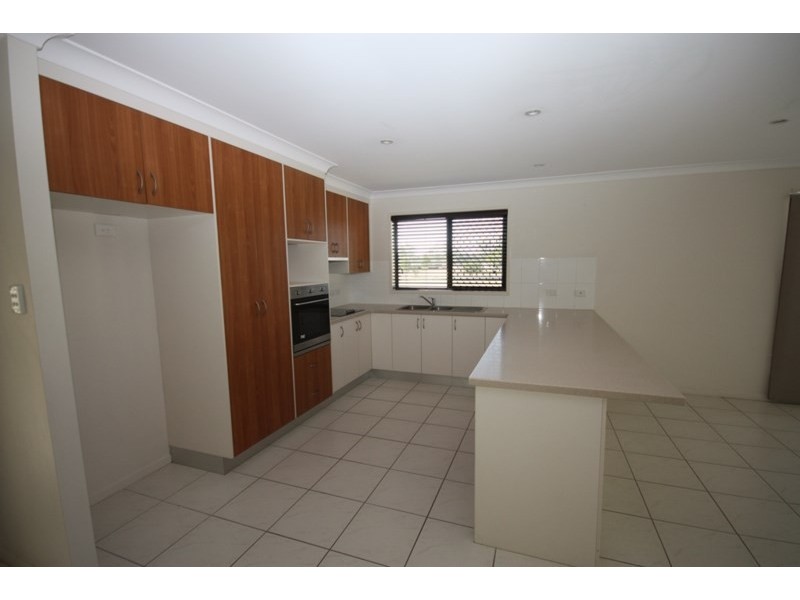 B/2 Harcla Close, Biloela QLD 4715