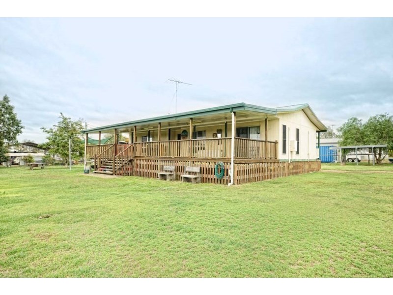 17 Moriarty Street, Banana QLD 4702