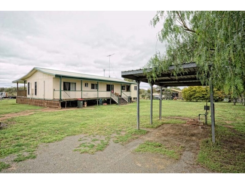 17 Moriarty Street, Banana QLD 4702