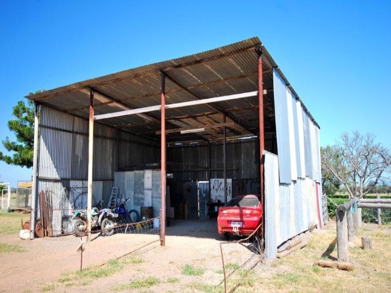 . Fairview Road, Banana QLD 4702