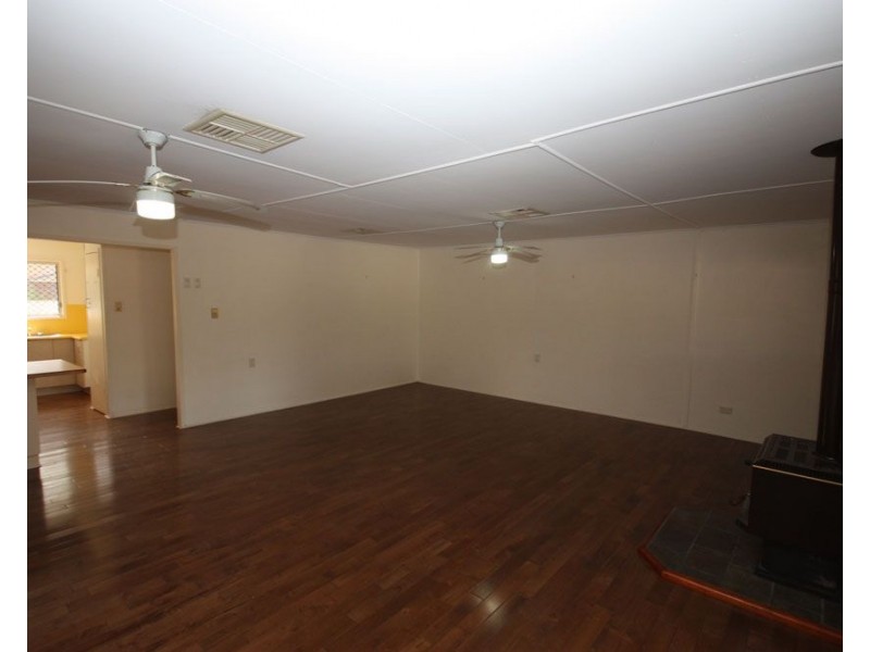 34 Nobbs Street, Moura QLD 4718