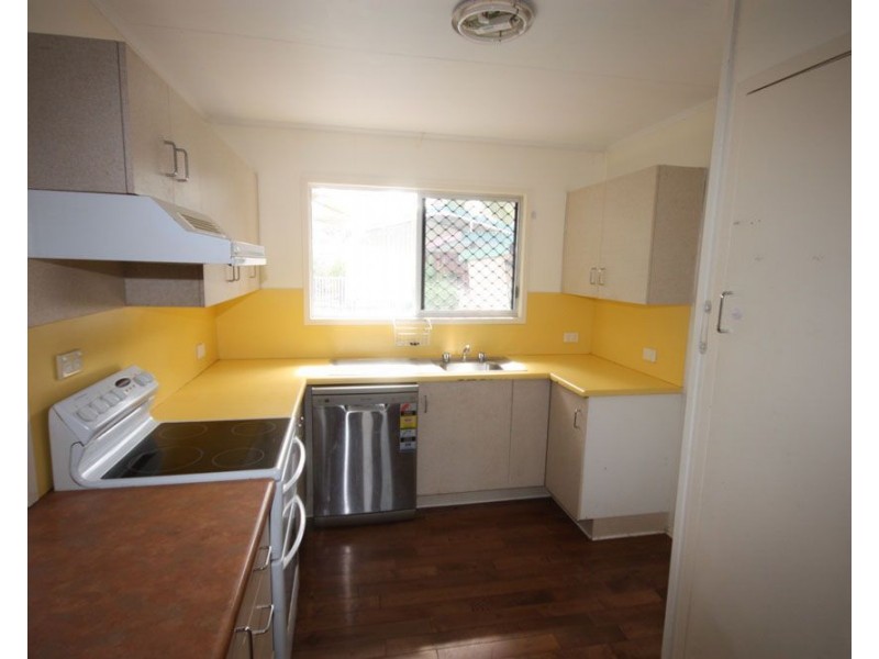 34 Nobbs Street, Moura QLD 4718