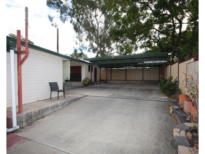 34 Nobbs Street, Moura QLD 4718